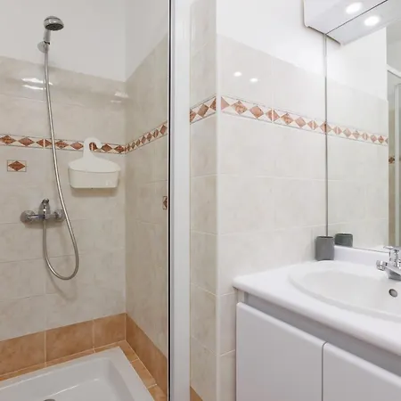 T2 Avec Jardin, Clim & Piscine - Proche Plages Et Randos, Parking Prive - La Rascasse