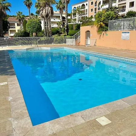 T2 Avec Jardin, Clim & Piscine - Proche Plages Et Randos, Parking Prive - La Rascasse * Ιέρ