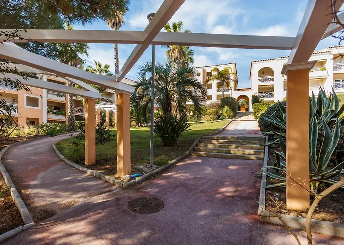 T2 Avec Jardin, Clim & Piscine - Proche Plages Et Randos, Parking Prive - La Rascasse *